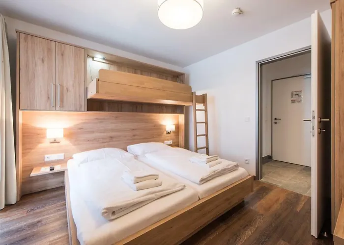 Bacher アパート *